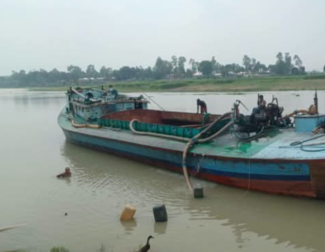 সরিষাবাড়ীতে অবৈধ বালু উত্তোলন: তিনজনকে জরিমানা, অনাদায়ে কারাদণ্ড