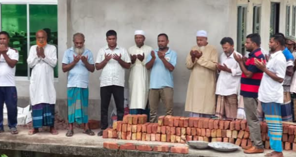 ধারাবর্ষা পূর্ব দক্ষিণপাড়া জামে মসজিদে গণশৌচাগার নির্মাণ কাজের উদ্বোধন